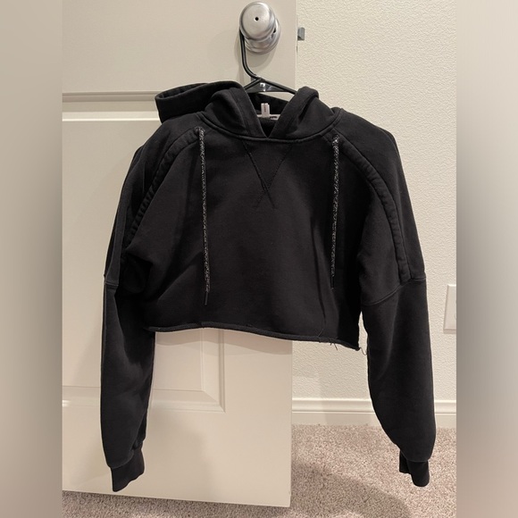 Bundle Two Cropped Sweatshirts size Small. Good American and Universal Threads. - Picture 8 of 14